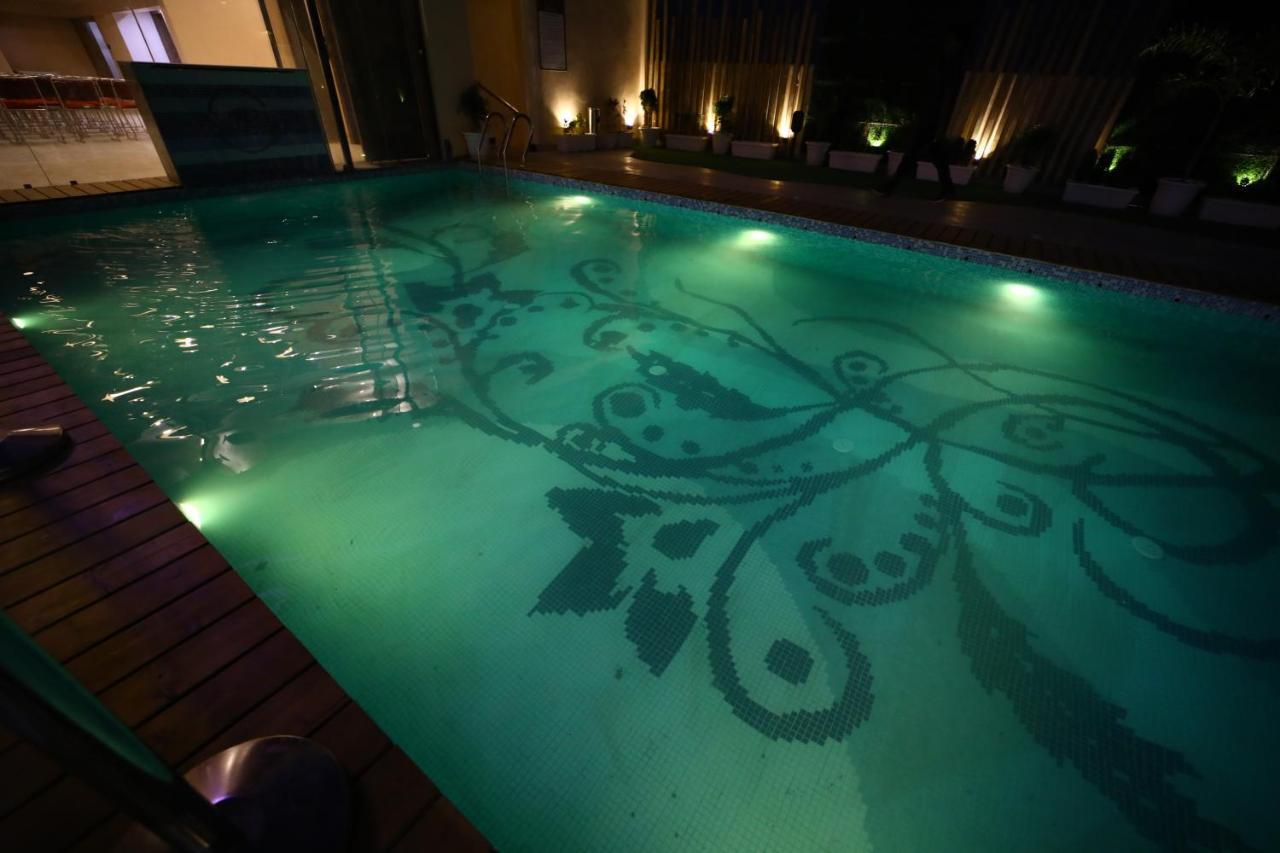 Hotel Prime Land Varanasi Exterior foto
