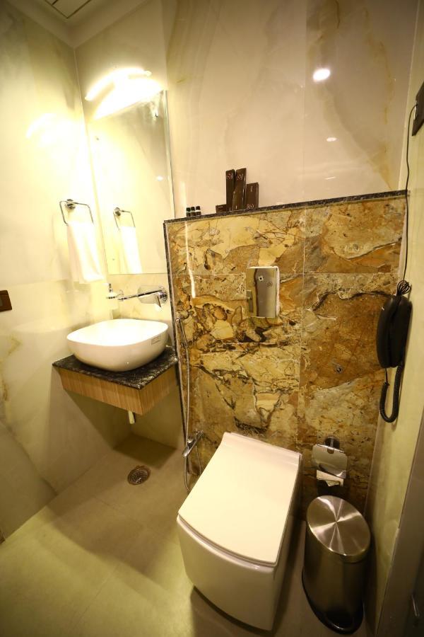 Hotel Prime Land Varanasi Exterior foto